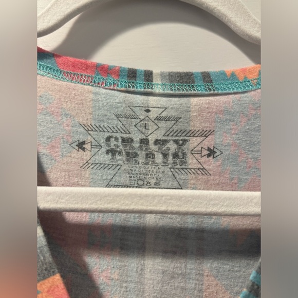 Crazy Train V Neck Aztec TShirt Large - Picture 3 of 4